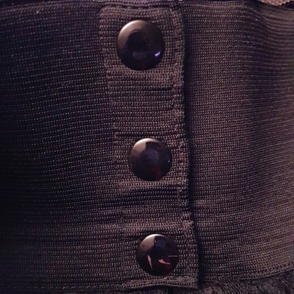 Le Chateau Black Open Front Lace Tiered Mini Skirt - Picture 6 of 6